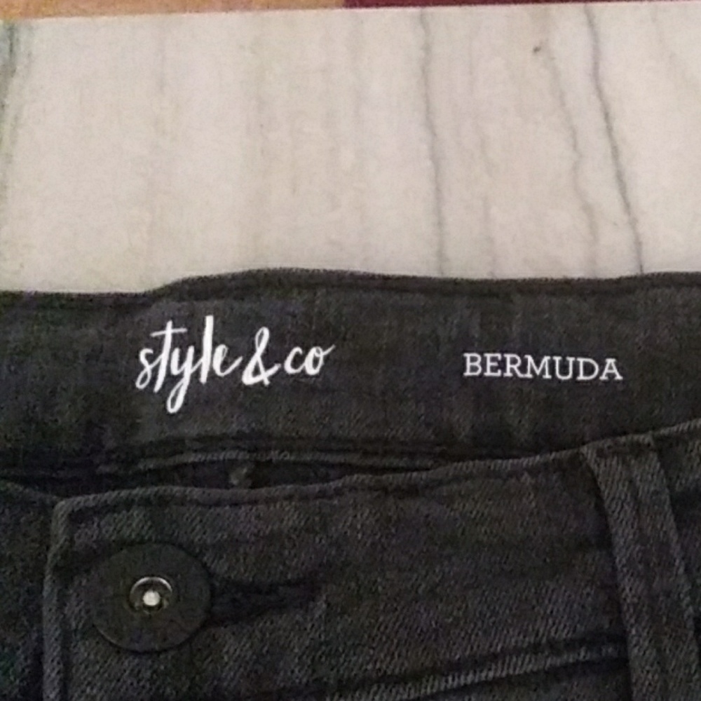 Shorts - Picture 3 of 6